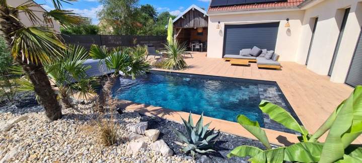 Création de piscine traditionnelle Dijon